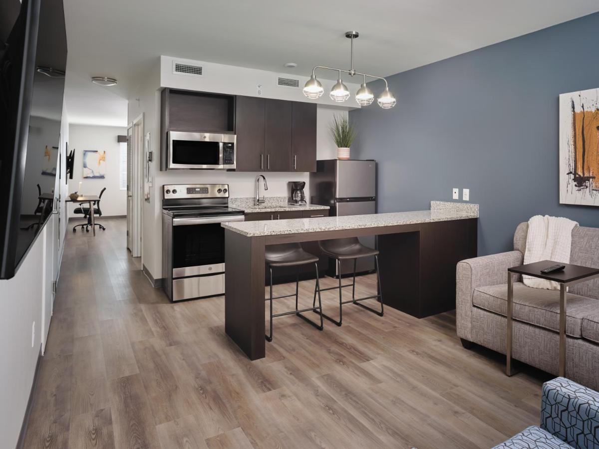 Stayapt Suites Greenville-Haywood Mall 외부 사진